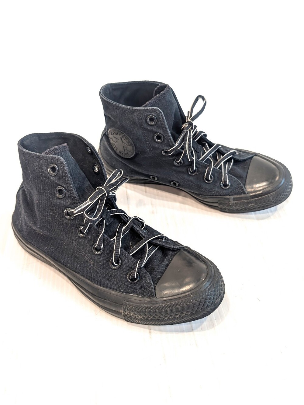 CONVERSE High-Top Monochrome Black Canvas Sneakers Size 6 Women's - Picture 1 of 8